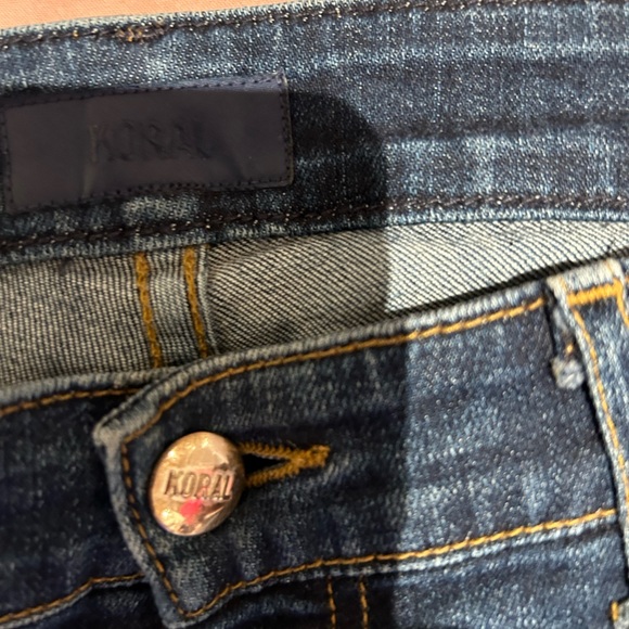 Koral, medium wash boot cut Jean, 29 - Picture 3 of 4